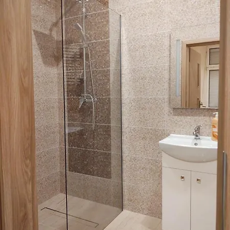 Little Big Bc - Modern アパート