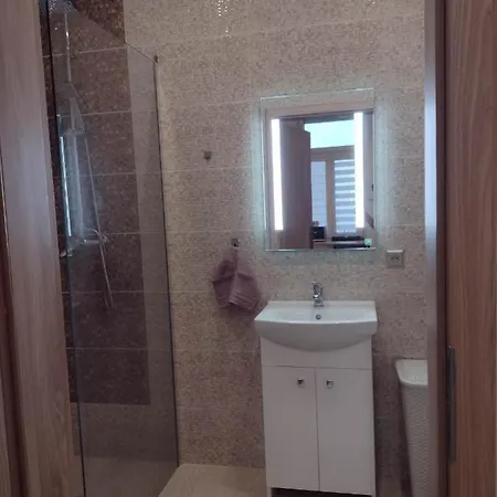 Little Big Bc - Modern アパート *